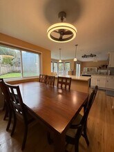 10627 118th Pl NE in Kirkland, WA - Building Photo - Building Photo