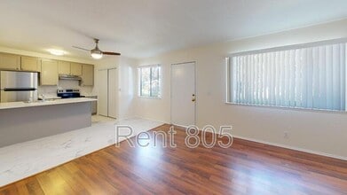 2585 Anchor Ave in Port Hueneme, CA - Foto de edificio - Building Photo