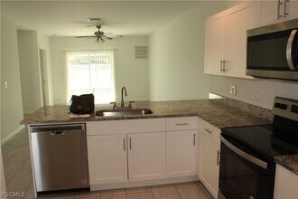 912 SW 39th Terrace in Cape Coral, FL - Building Photo - Building Photo