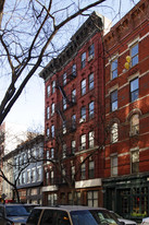 40 Macdougal St in New York, NY - Building Photo