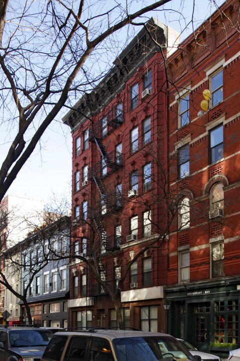 40 Macdougal St in New York, NY - Building Photo