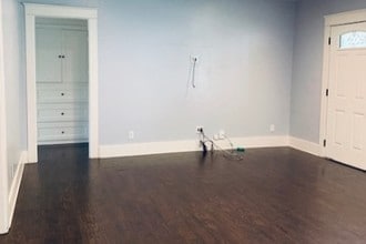 926 N Maple St in Burbank, CA - Foto de edificio - Building Photo