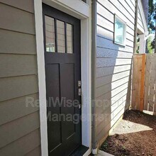 11330 NE 25th St in Vancouver, WA - Building Photo - Building Photo