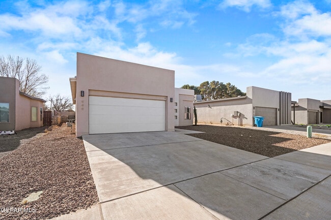 444 Deserts Dr in Socorro, TX - Building Photo - Building Photo