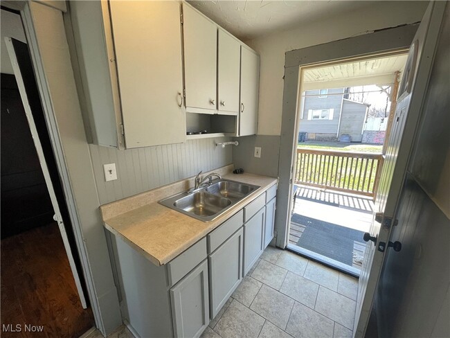 property at 1052 Yale St