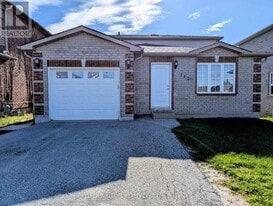 152 Madelaine Dr in Barrie, ON - Building Photo