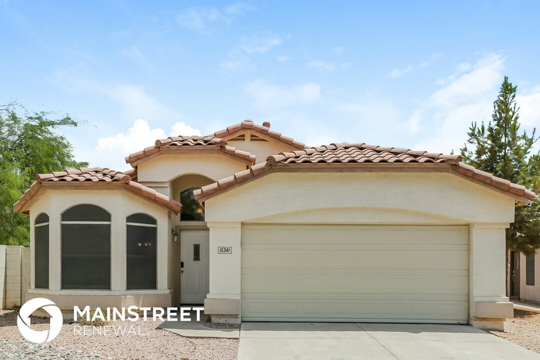 15341 W Lea Ln in Surprise, AZ - Building Photo