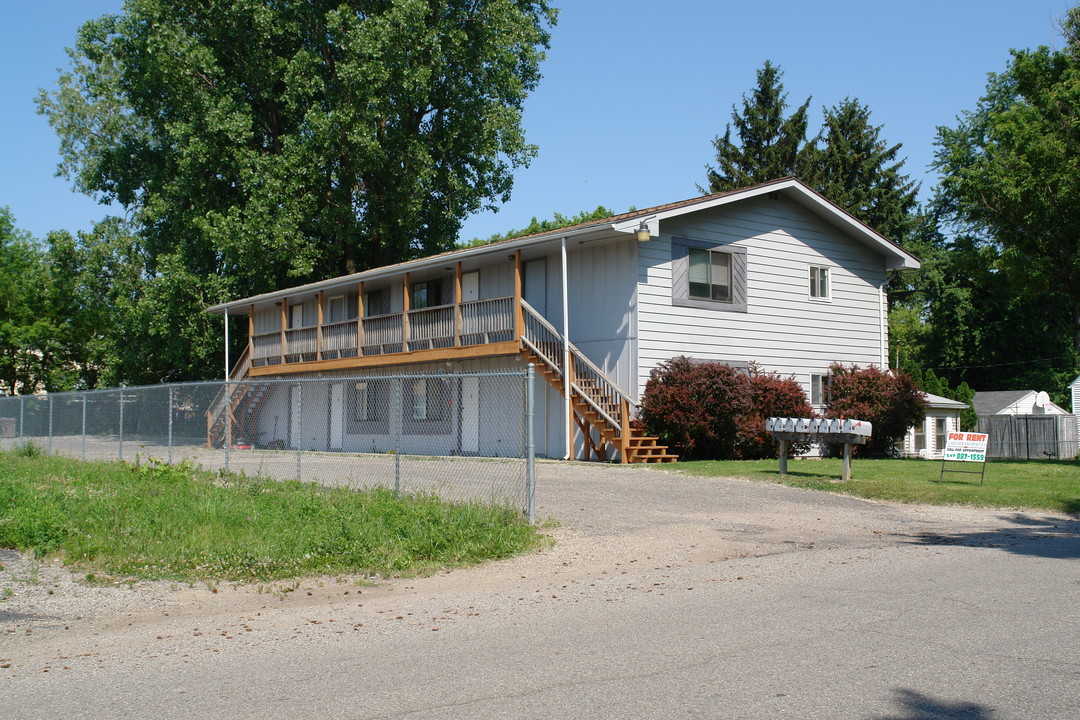 2725 Hollywood St in Lansing, MI - Foto de edificio