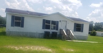 712 House St in Waycross, GA - Building Photo