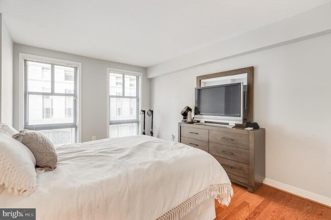 property at 616 E St NW