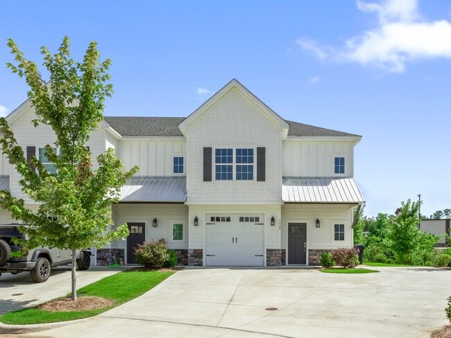 property at 1428 Gatewood Pl
