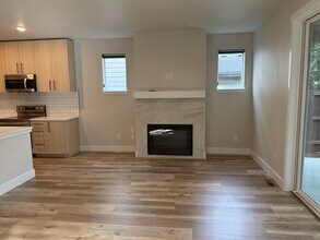 9729 NE 29th Ave in Vancouver, WA - Building Photo - Building Photo