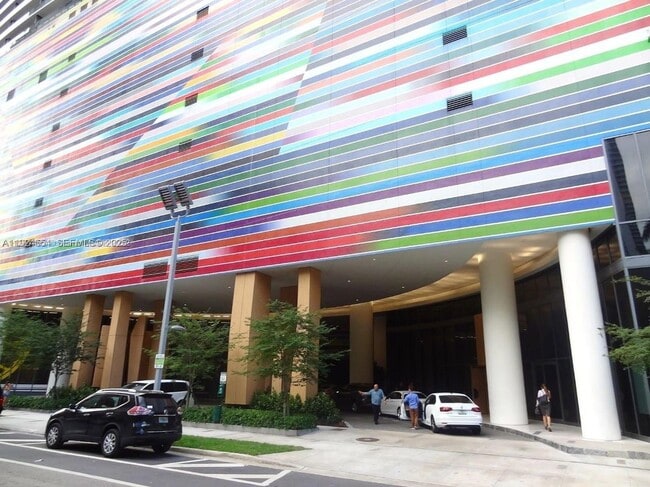 55 SW 9th St in Miami, FL - Building Photo - Building Photo