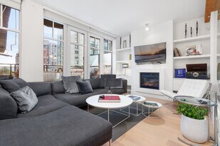 1275 Hamilton St in Vancouver, BC - Building Photo