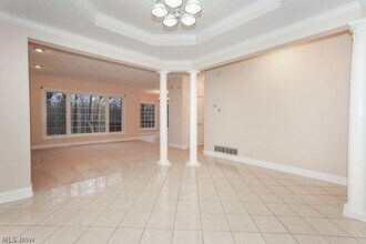 3729 Edgehill Dr in Cleveland, OH - Building Photo - Building Photo