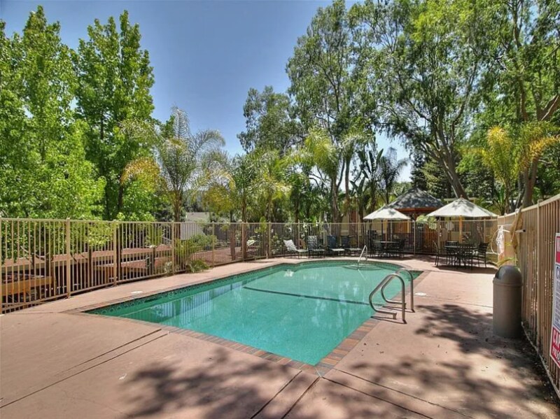 121 Massol Ave in Los Gatos, CA - Building Photo