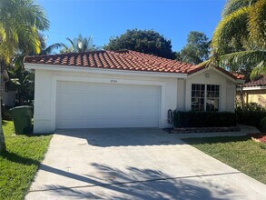 2036 NW 183rd Cir in Pembroke Pines, FL - Building Photo - Building Photo