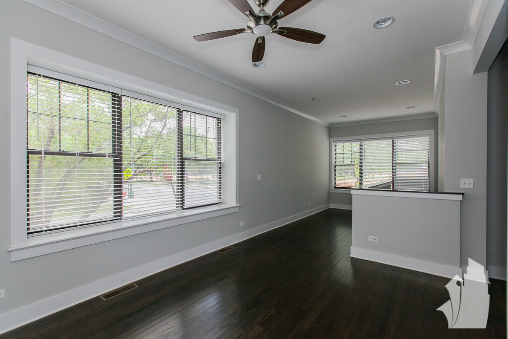 1952 W Nelson St, Unit 1946-3W in Chicago, IL - Building Photo