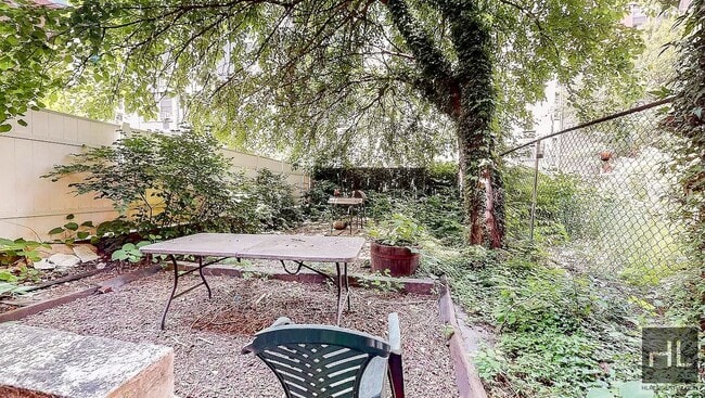 property at 25 W 126th St