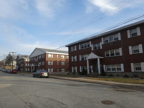 Heritage House Apartments in New London, CT - Building Photo - Building Photo