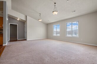 3585 E Rock Creek Rd #11 in Eagle Mountain, UT - Building Photo - Building Photo