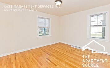 4255 W Nelson St in Chicago, IL - Foto de edificio - Building Photo