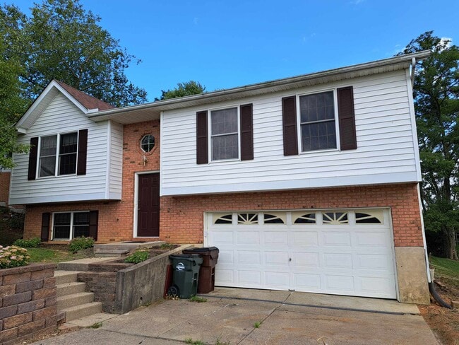 377 Aaron Dr in Alexandria, KY - Building Photo - Building Photo