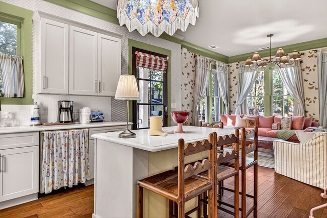 214 W Gwinnett St in Savannah, GA - Building Photo - Building Photo