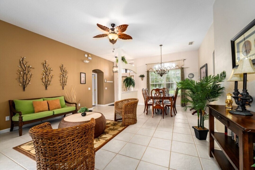 141 Prestwick Dr in Davenport, FL - Building Photo