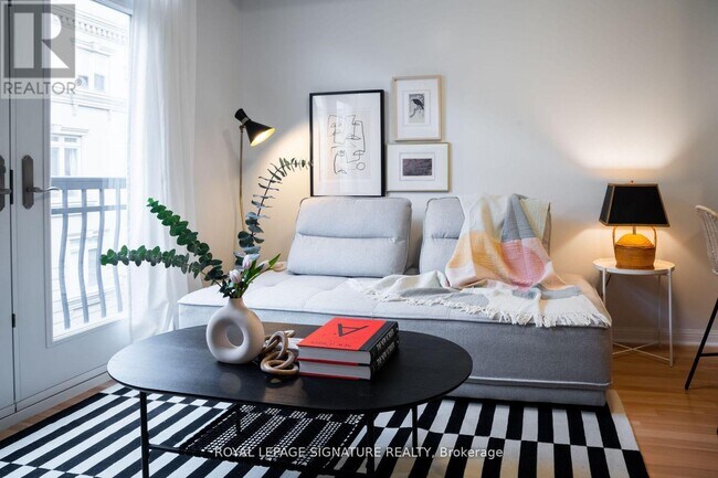 68 Carr St in Toronto, ON - Building Photo - Building Photo