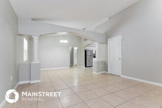 9503 N Hyaleah Rd, Unit #09 in Tampa, FL - Building Photo - Building Photo