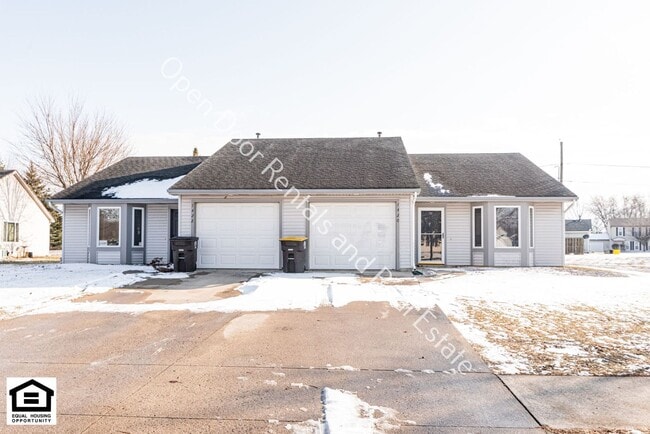 property at 1420-1422 Flagstone Dr