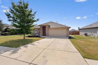 300 Camellia Dr in Hutto, TX - Building Photo - Building Photo