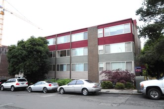 Tyee Apartments in Seattle, WA - Building Photo - Building Photo