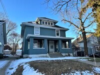 910 Martin Luther King Junior St SE