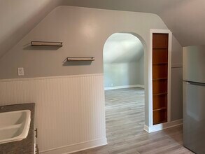 1403 Columbus Ave, Unit Upper Floor Unit in Grand Haven, MI - Building Photo - Building Photo