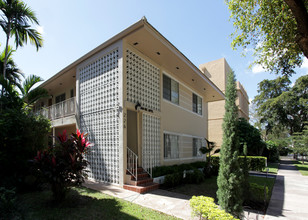 San-Re Apartments in Coral Gables, FL - Building Photo - Building Photo