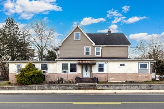 17 Juliustown Rd in Browns Mills, NJ - Foto de edificio - Building Photo