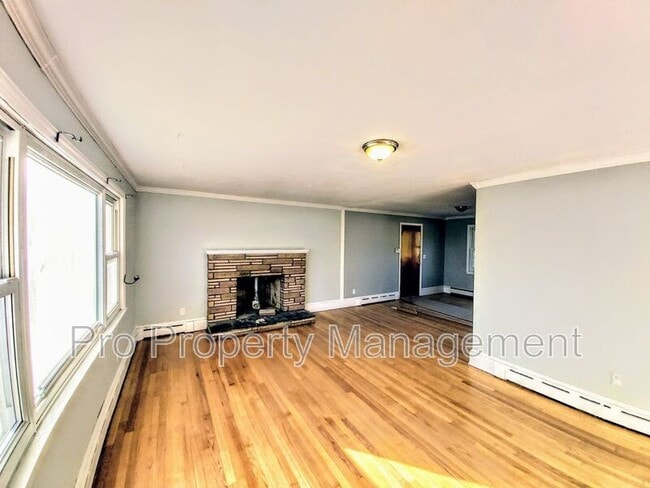 280 Mapleridge Dr in Waterbury, CT - Building Photo - Building Photo