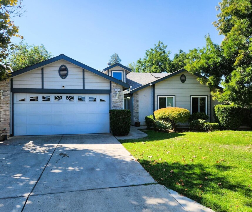4365 W Harvard Ave in Fresno, CA - Building Photo