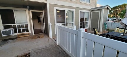 4955 Hanawai St in Lahaina, HI - Foto de edificio - Building Photo