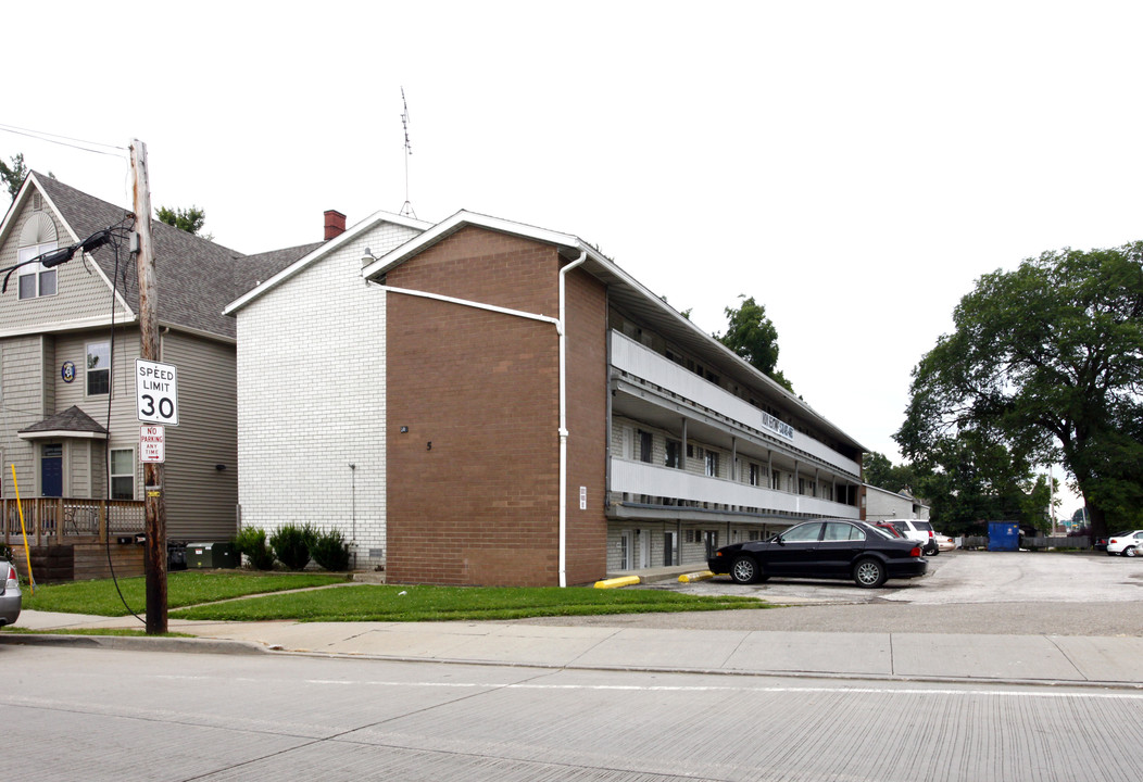 Buchtel Ave in Akron, OH - Building Photo