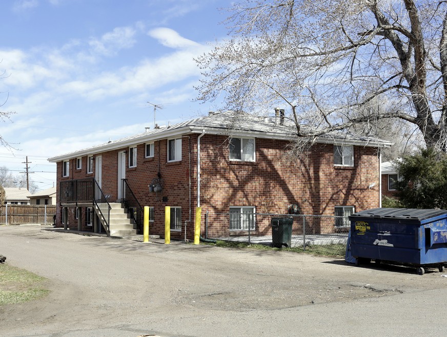 Sod House Apartments in Wheat Ridge, CO - Building Photo