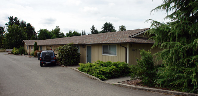 Bishop Apartments in Tumwater, WA - Foto de edificio - Building Photo