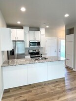 1021 S Nicolet Rd in Appleton, WI - Building Photo