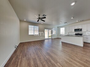 1714 Macchia Ave in North Las Vegas, NV - Foto de edificio - Building Photo