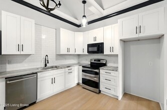 1819 S Preston St in Louisville, KY - Foto de edificio - Building Photo