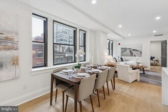 135 S 19th St in Philadelphia, PA - Foto de edificio - Building Photo