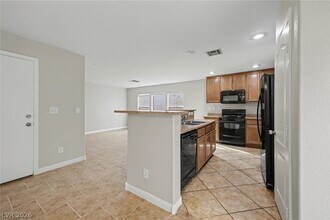 543 Cabis Bay St in Las Vegas, NV - Building Photo - Building Photo