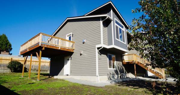 13315 26th Ct S in Seatac, WA - Foto de edificio - Building Photo